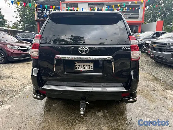 jeepetas y camionetas - Toyota land cruicer prado vx 2010 5