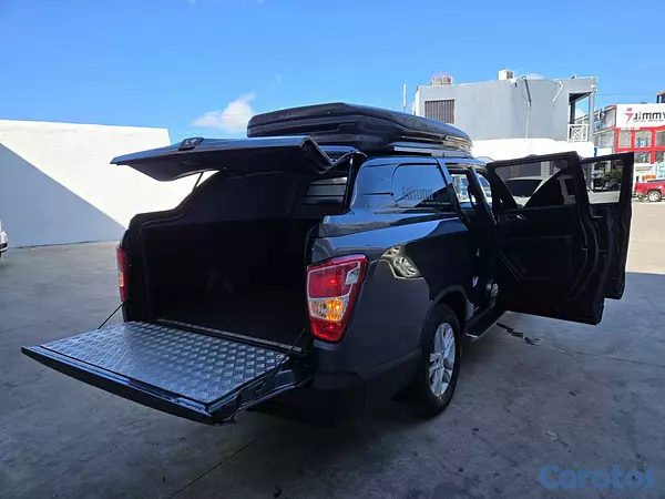 jeepetas y camionetas - KGM REXTON 2019 GRIS OSCURO DIESEL 12