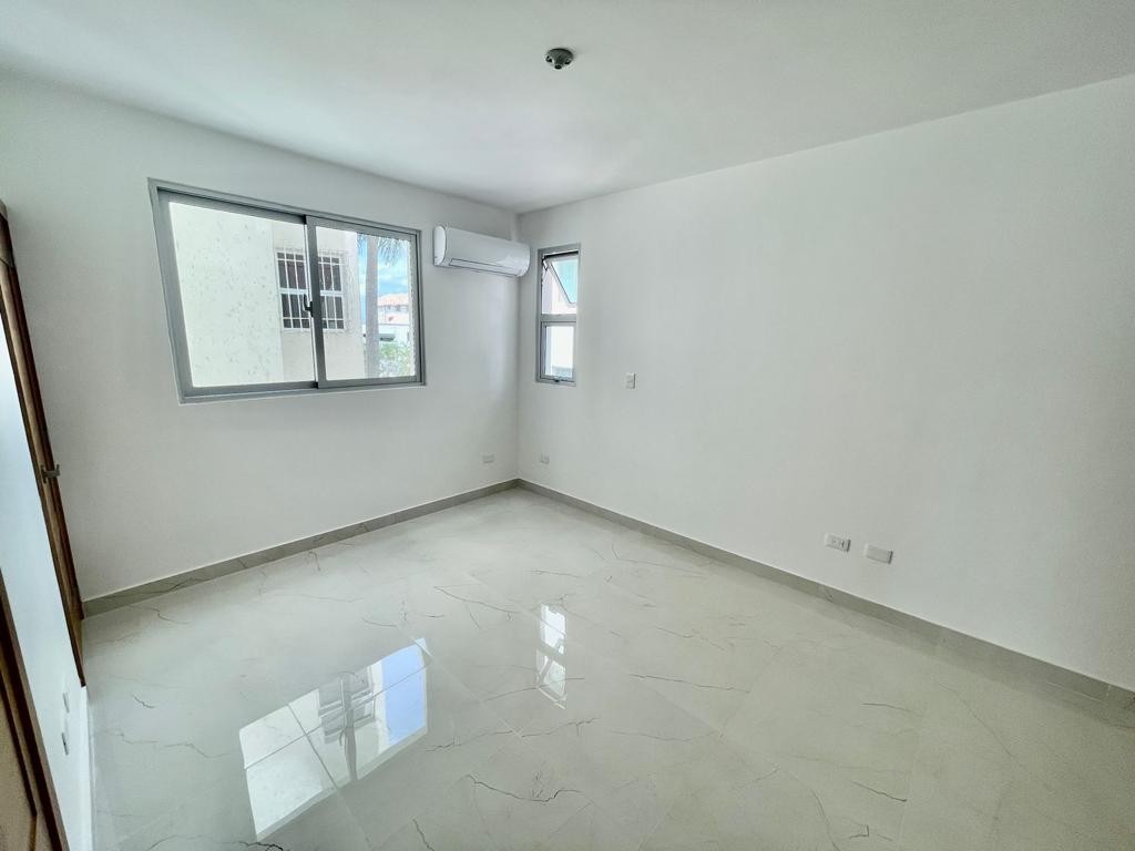 apartamentos - Apartamento 6to Nivel con Ascensor en La Rinconada  5