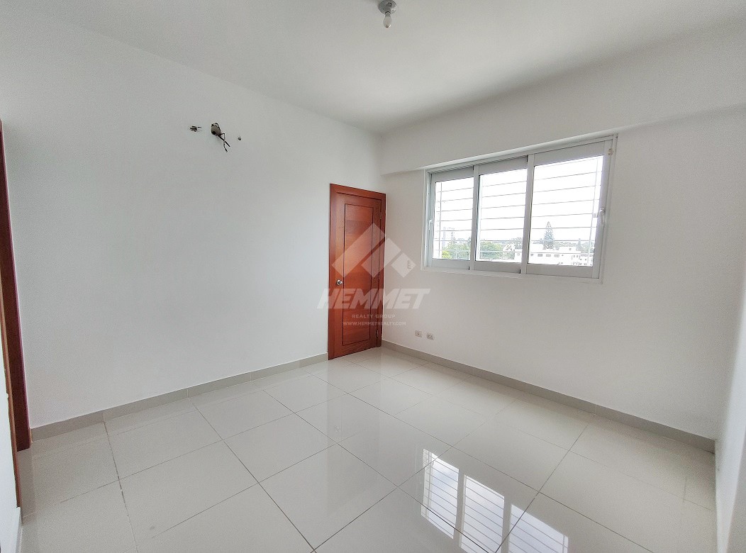 apartamentos - APARTAMENTO 230MTS2 CON ELEVADOR RINCON LARGO SANTIAGO  6