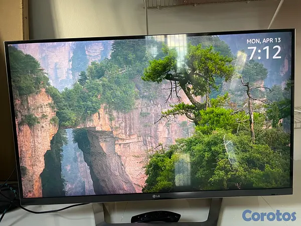 tv - LG Cinema 3D TV (47")  3