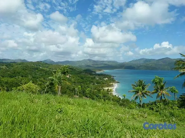 solares y terrenos - Se Vende Terreno con Playa Privada en Las Galeras, Samaná Samana 2
