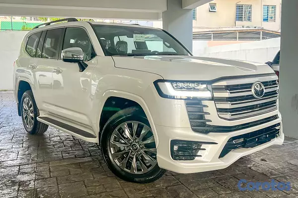 jeepetas y camionetas - Toyota Land Cruiser VXR 2026 3