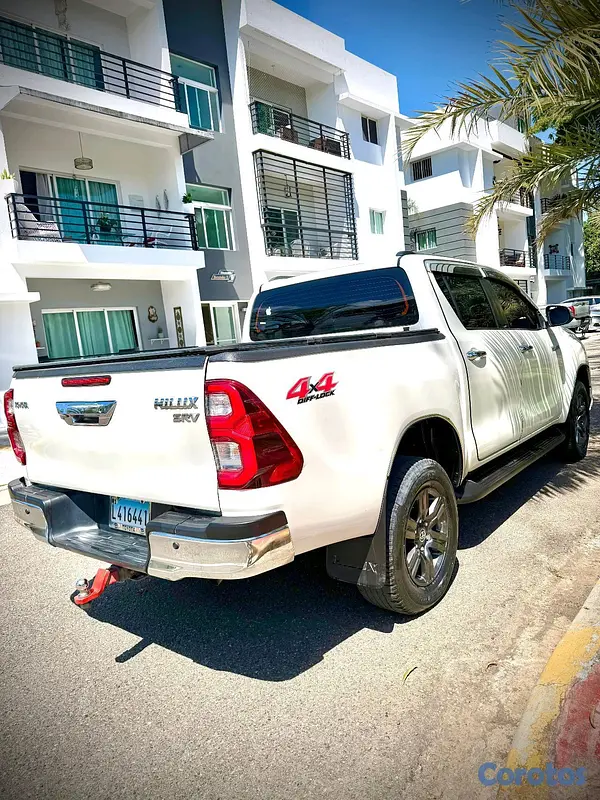jeepetas y camionetas - Hilux 2020 3