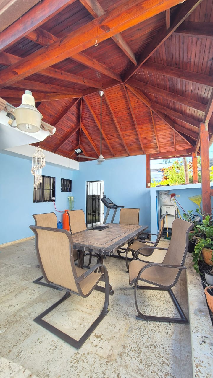 casas - Casa con piscina en Villa Maria, Santiago 1