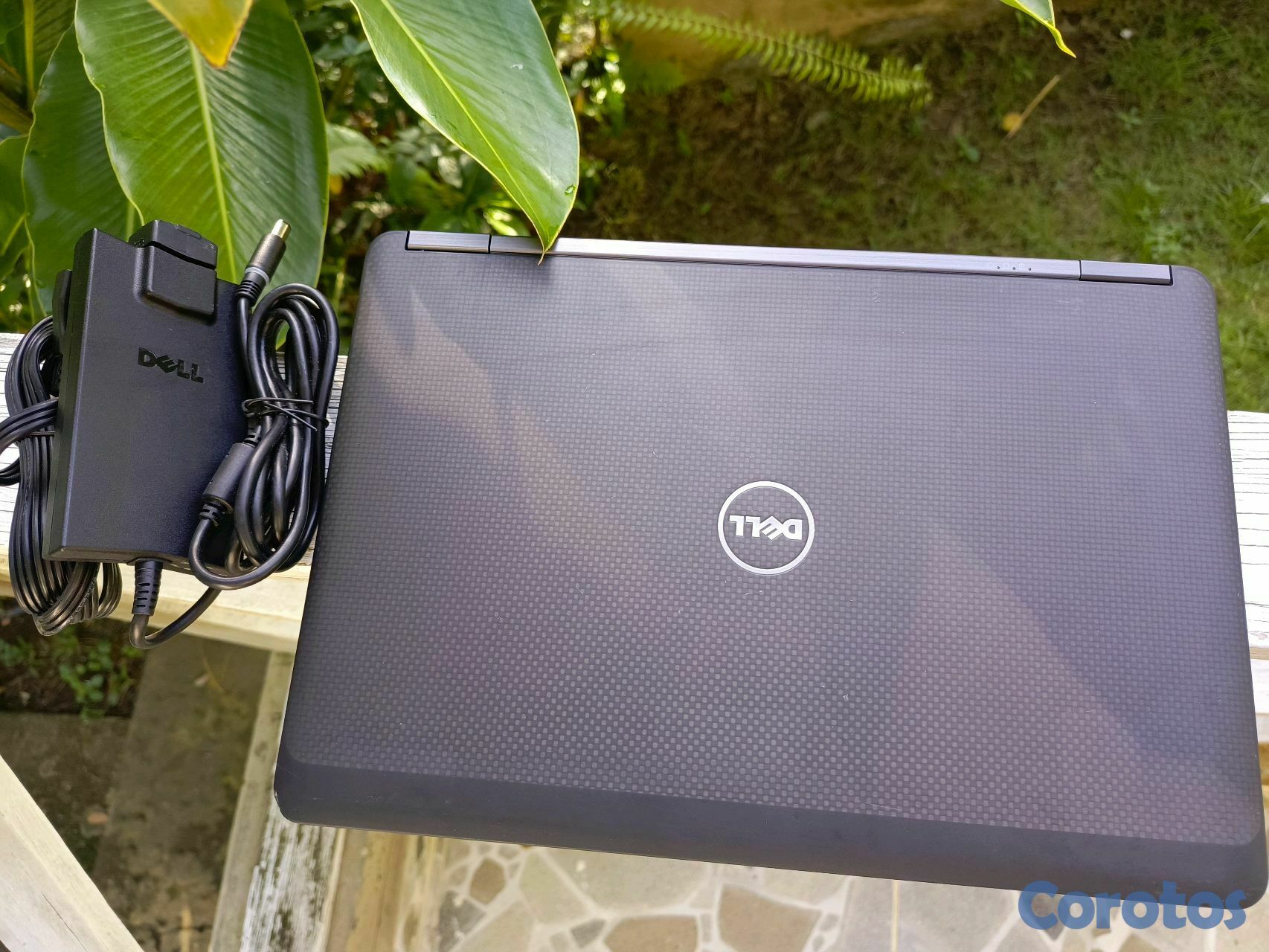 computadoras y laptops - Laptop Dell,Touch, i5 5ta, Disco 256 GB, 16GB Ram. 6