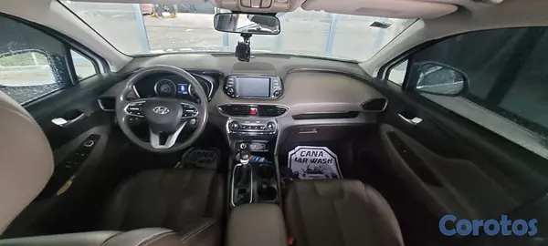 jeepetas y camionetas - HYUNDAI SANTA FE SE 2019 motor DOCH impecable  9