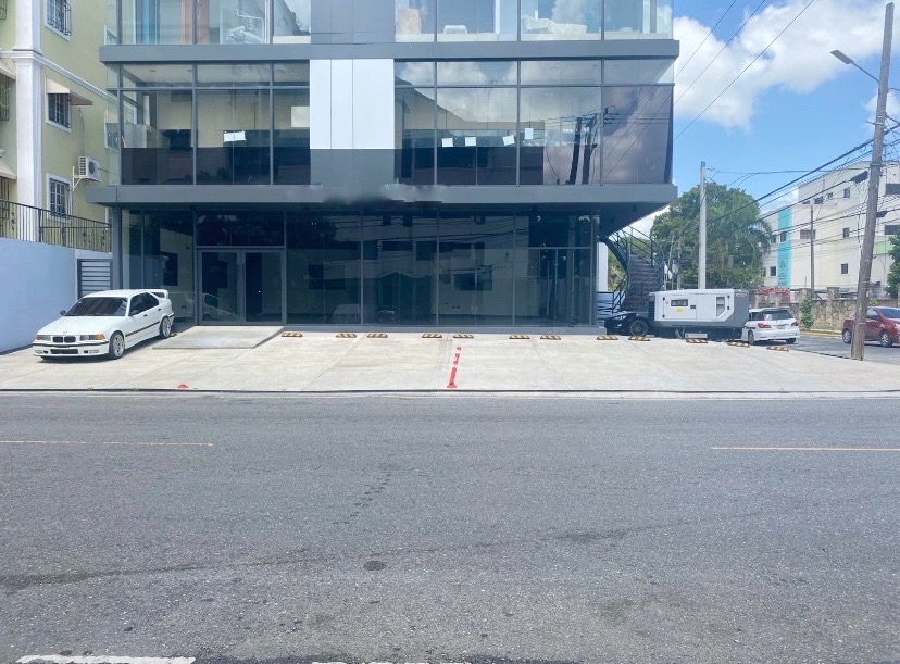 oficinas y locales comerciales - se alquila local  1