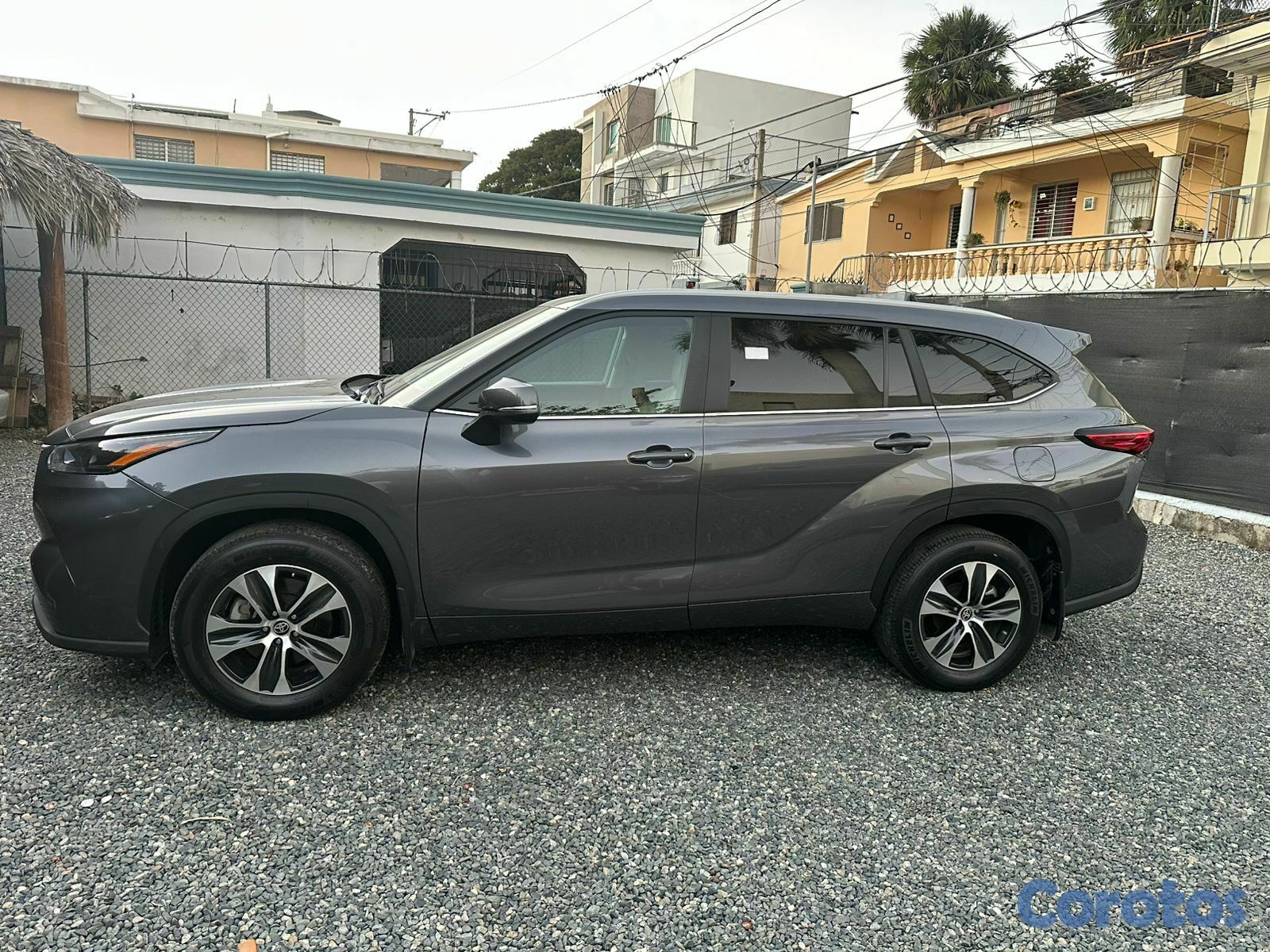 jeepetas y camionetas - Toyota higlander xle 2024 4