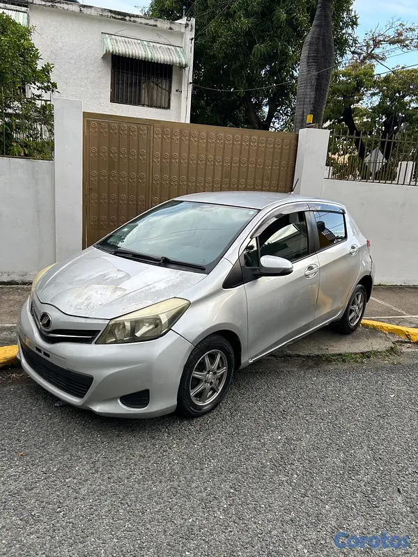 carros - Toyota vitz 2012 3