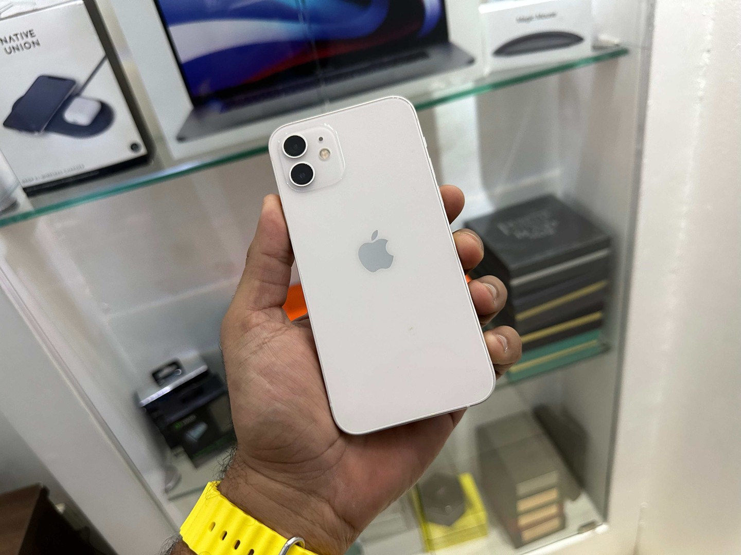 celulares y tabletas - Vendo iPhone 12 64GB Blanco impecable, Desbloqueado, Clean imei RD$ 25,800 NEG 1