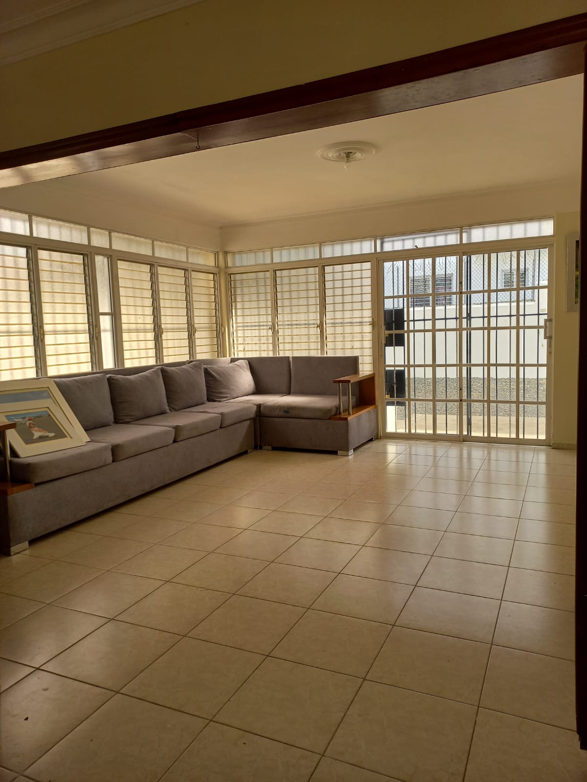 casas - Casa en Residencial Cerrado, Urb. Thomen  4