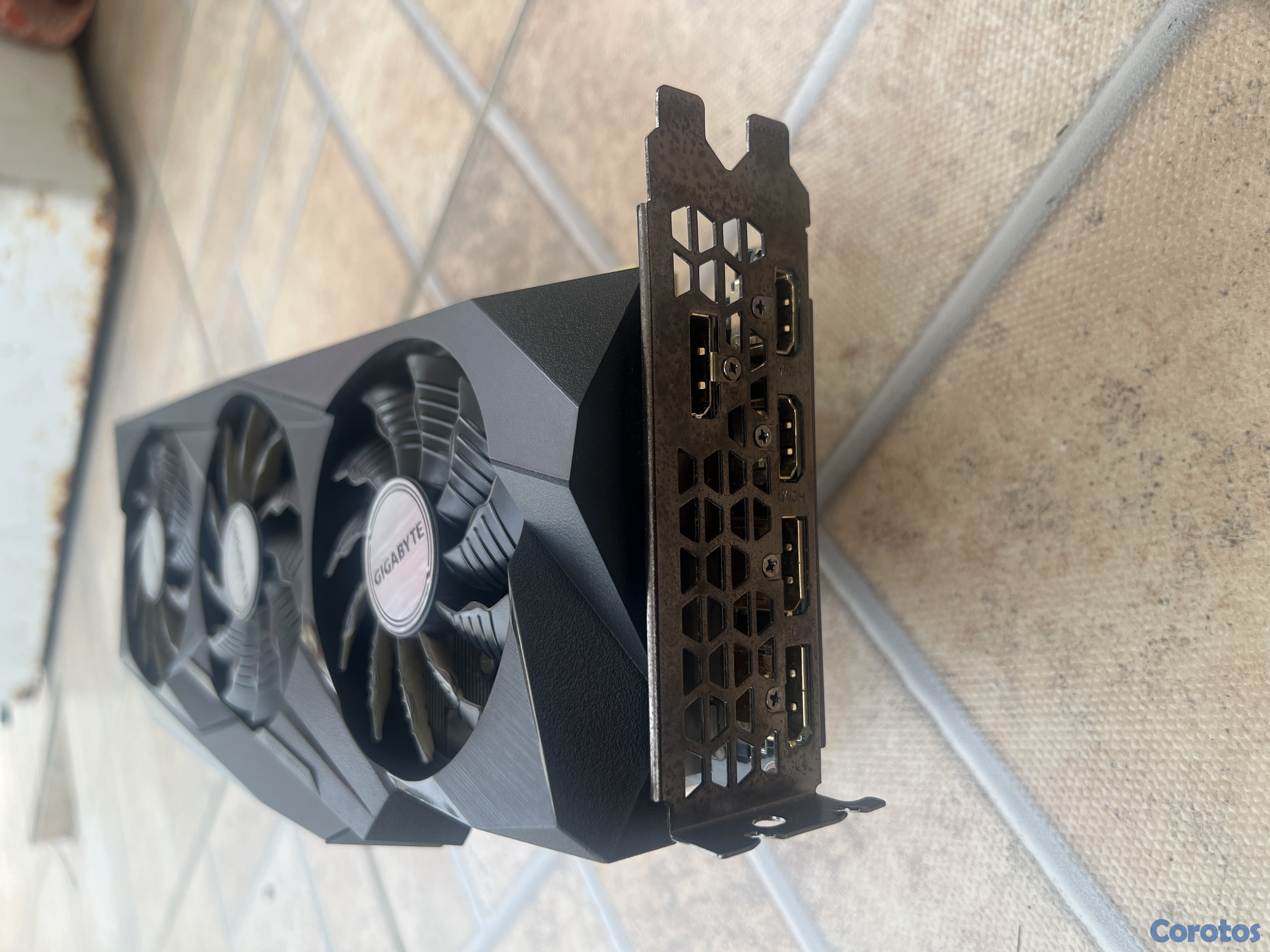computadoras y laptops - Tarjeta gráfica GeForce RTX 3080 GIGABYTE  (Nvidia) 10gb 6