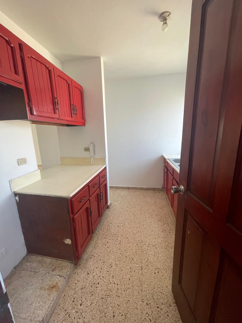 apartamentos - Alquiló en Urb Fernández 2do piso105 mts2 hab1 bañoBalcónRD$42,000 7