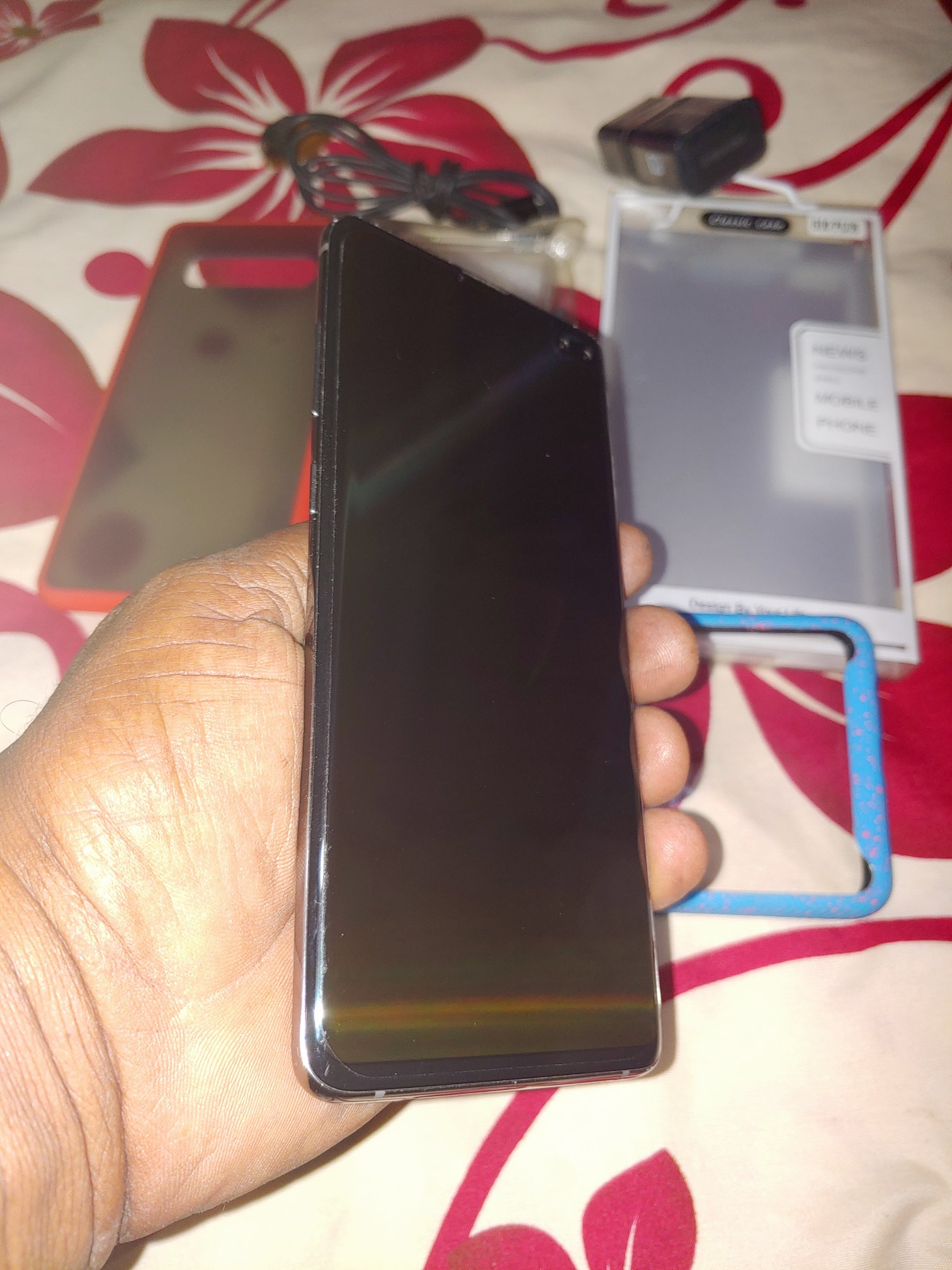celulares y tabletas - Vendo o cambio Sansung s10 plus
