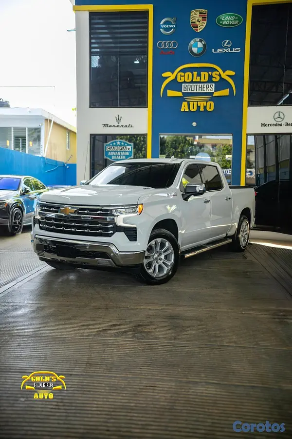jeepetas y camionetas - Chevrolet Silverado LTZ Z71 4x4 Duramax 2023 Clean 3