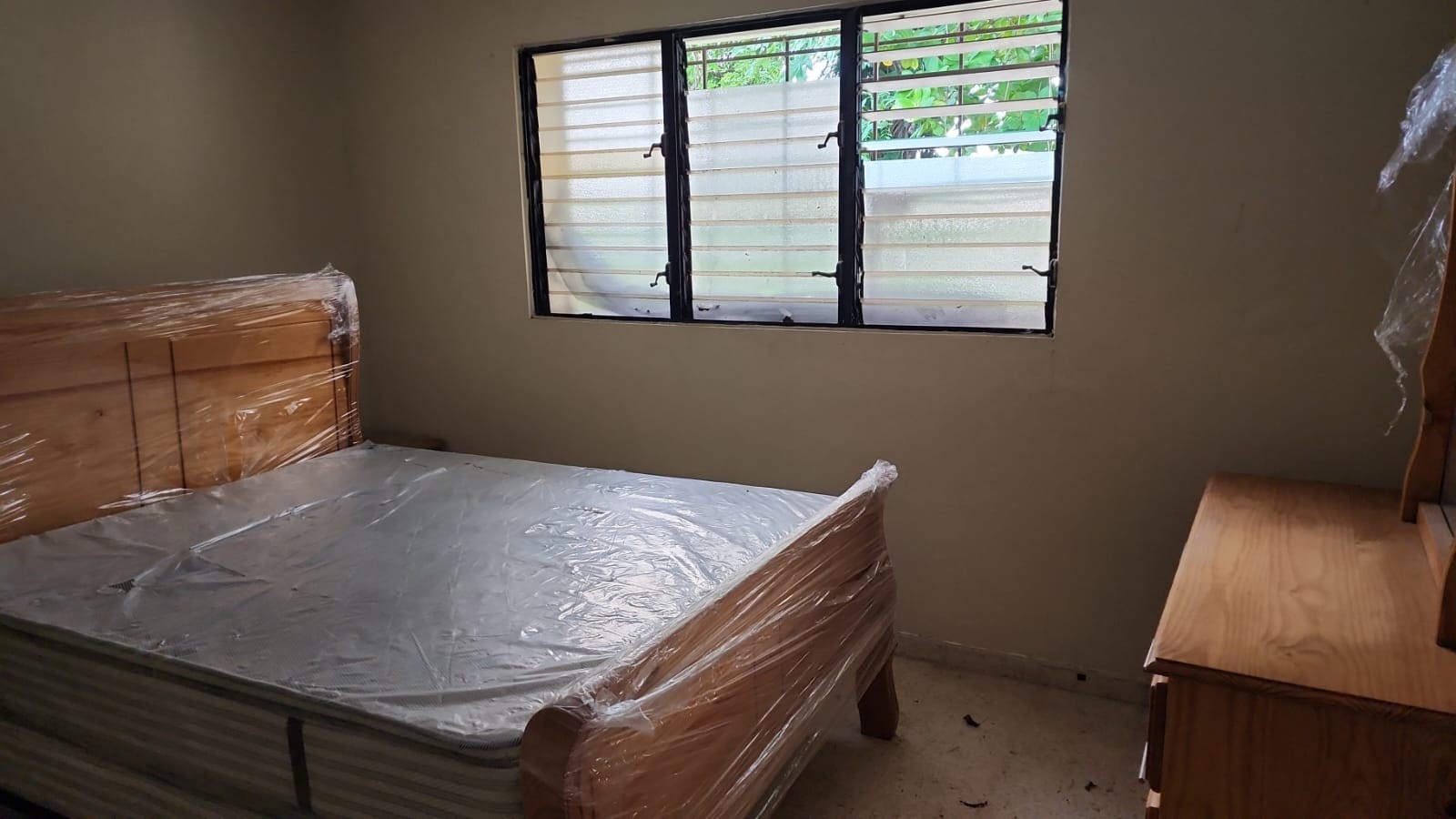 apartamentos - ALQUILO APTO EN ARROYO HONDO PRIMER NIVEL PRÓXIMO AL GYM  BODY SHOP