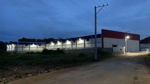 oficinas y locales comerciales - Alquilo Nave  2,000 mts prox merca Santo domingo  3