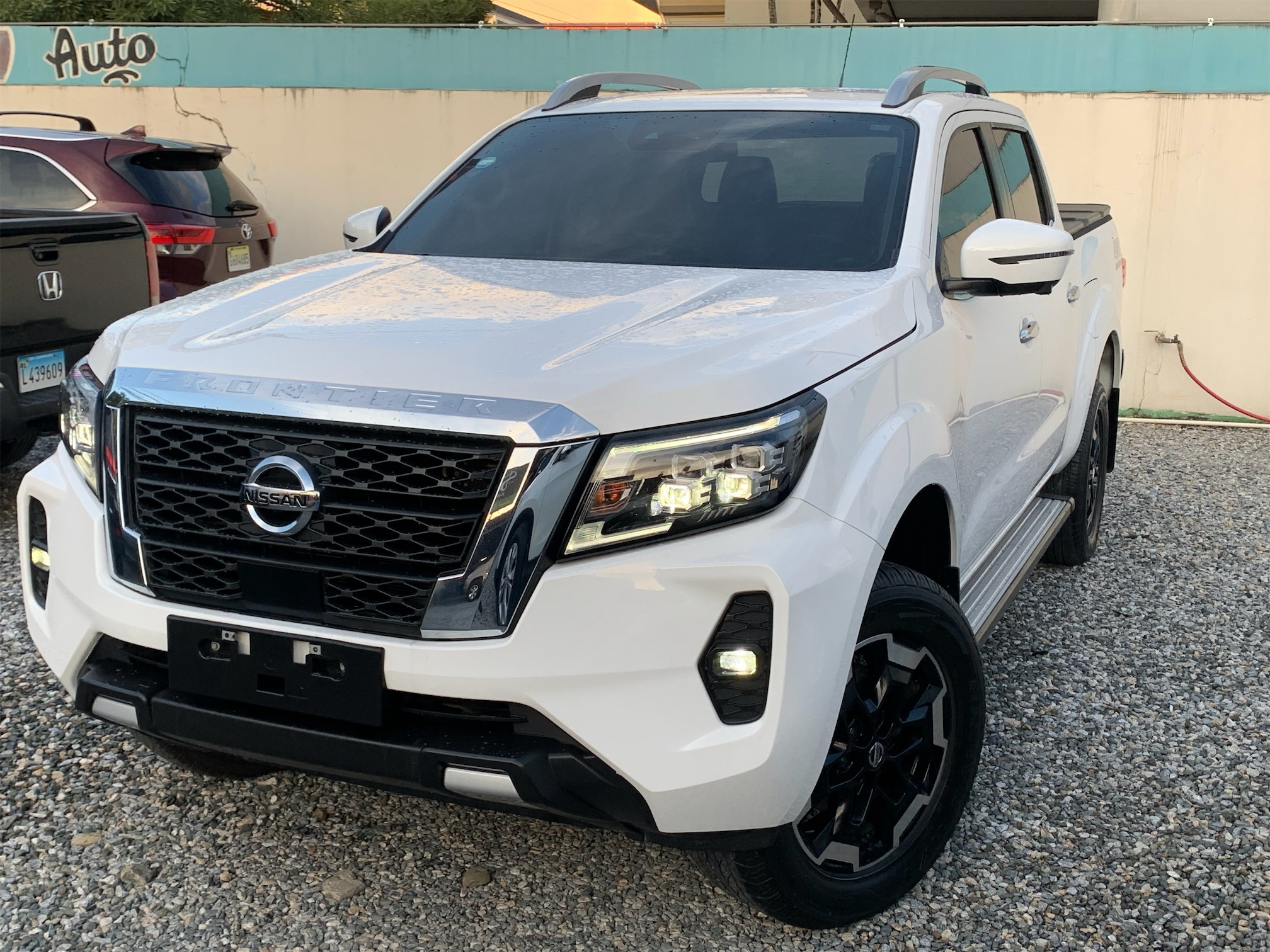 jeepetas y camionetas - 2022 NISSAN FRONTIER LE 4x4
