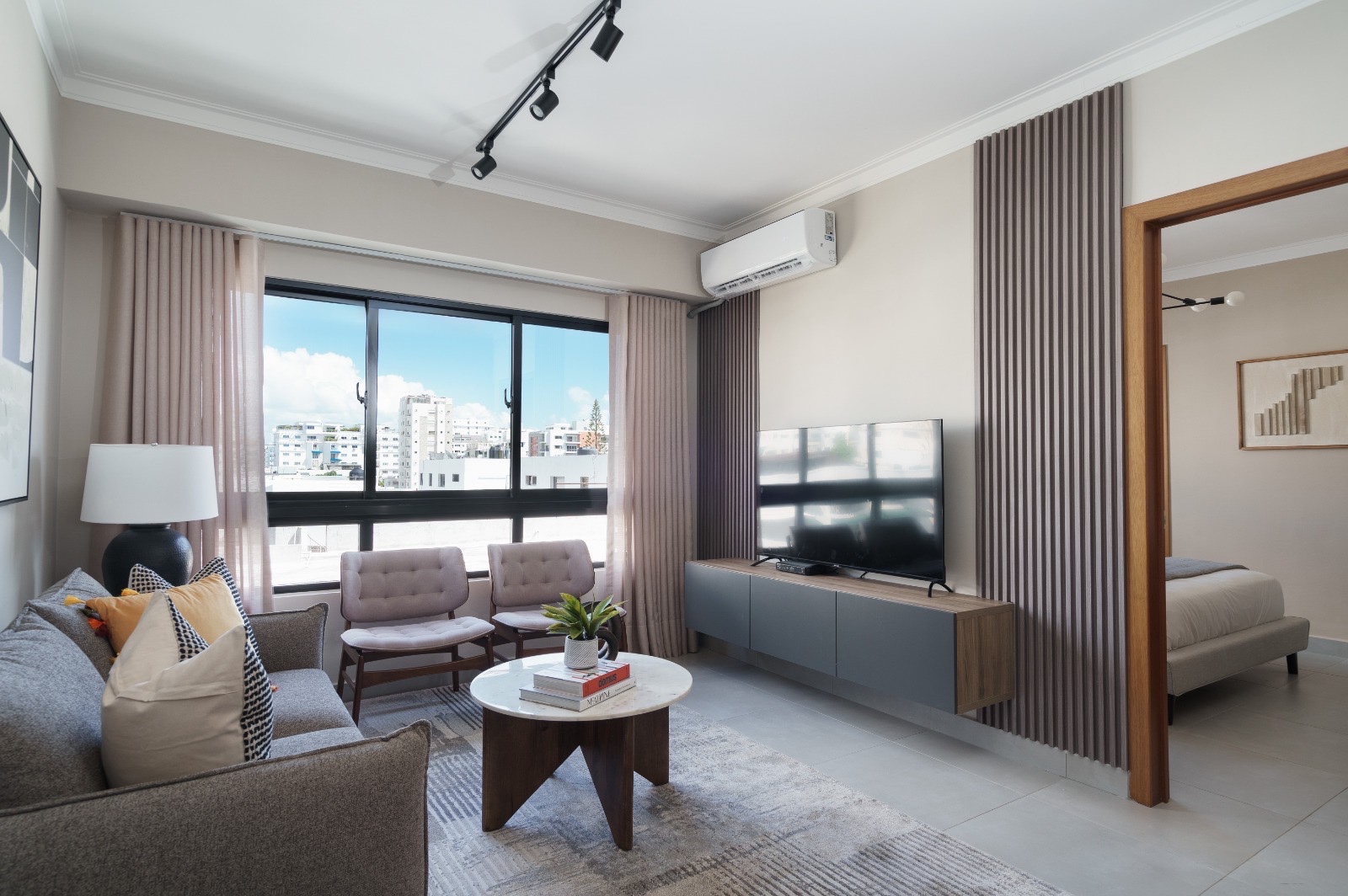 casas - 📍Evaristo Morales 📍

Se Alquila apartamento amueblado.

1 Habitación  8