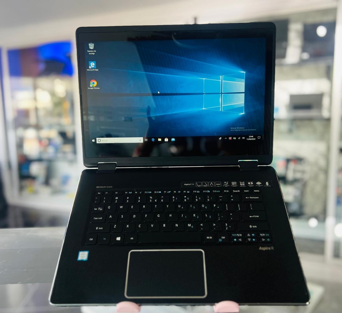 accesorios para electronica - Laptop acer aspire R 14 core i5 6ta gen 8GB ram 256GB  pantalla touch 