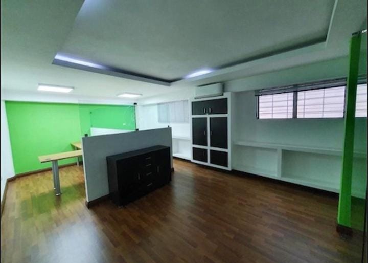 oficinas y locales comerciales - Alquiler  local de dos niveles en Piantini 2