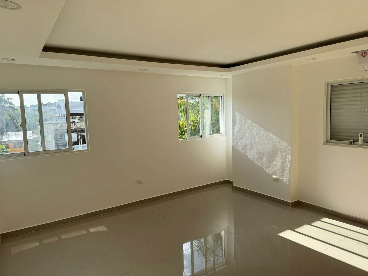 apartamentos - Alquilo apto en el Quisqueya 3 hab
usd$1050 9
