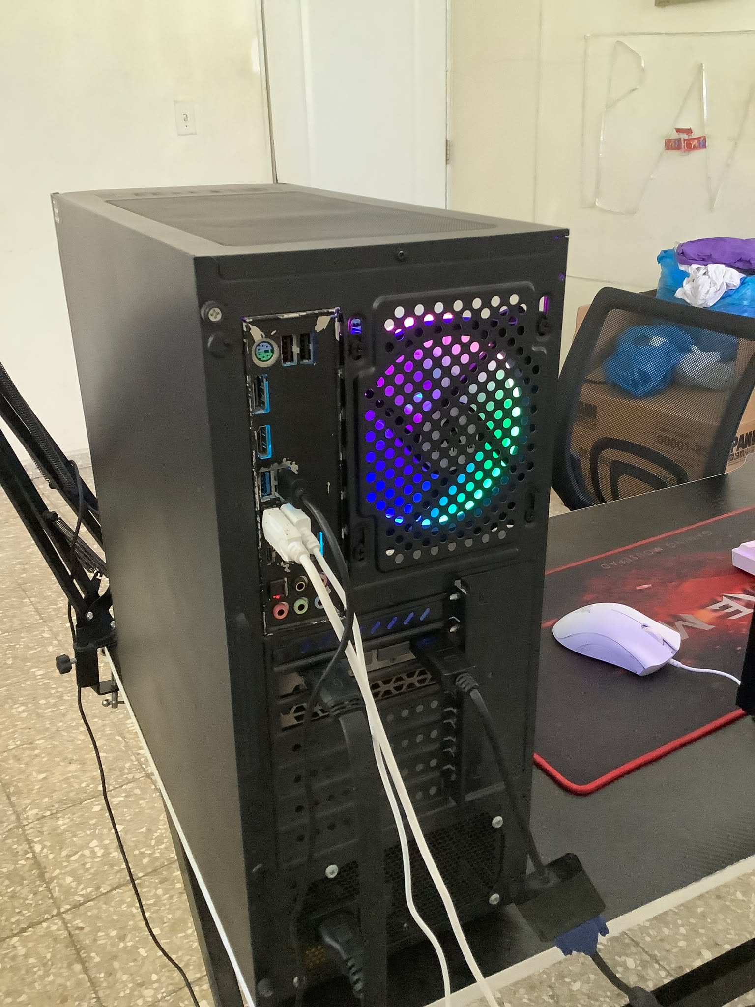 computadoras y laptops - PC Gamer Ryzen 5 /RX 5700 XT/32GB RAM computadora  5