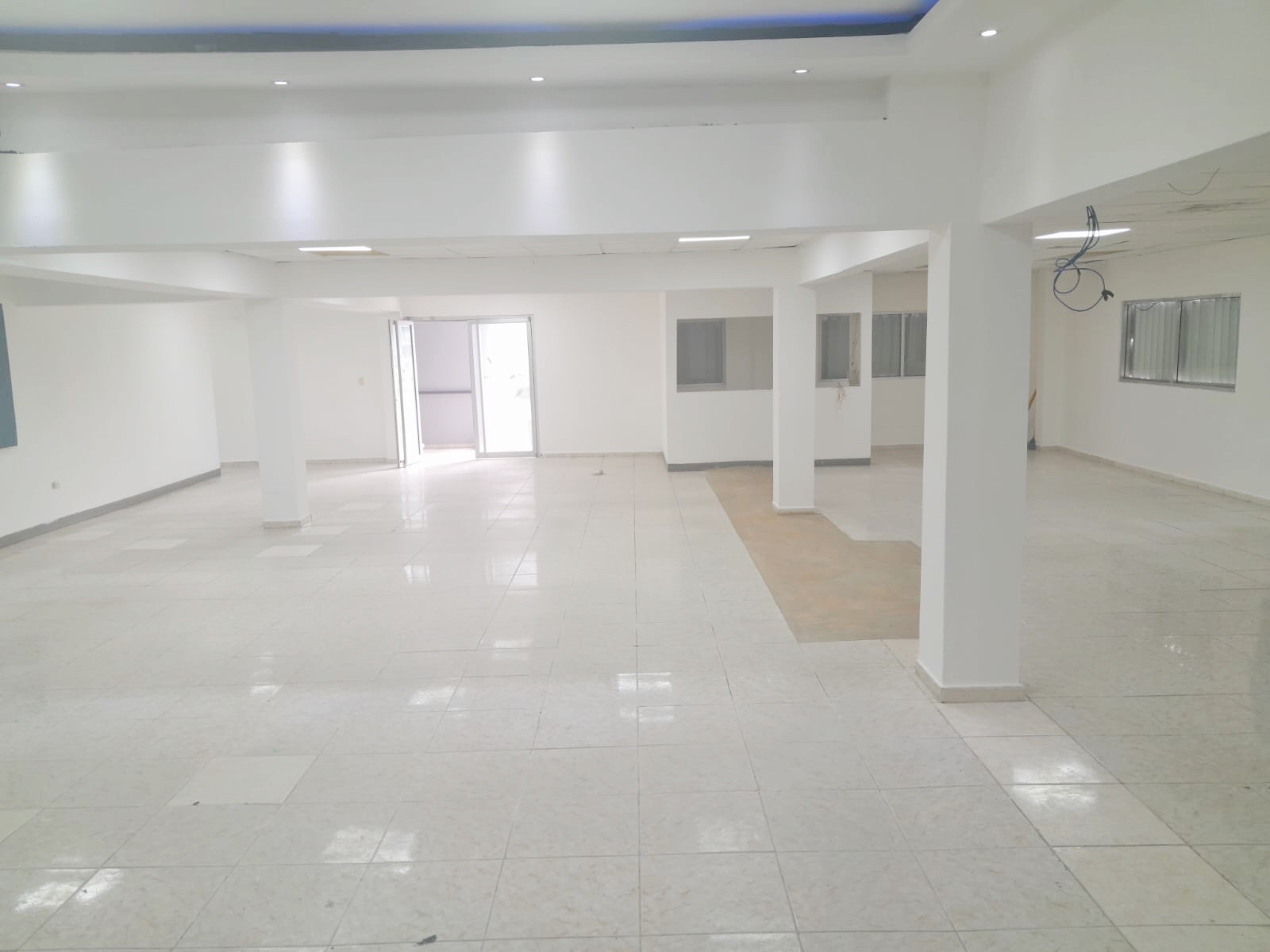 oficinas y locales comerciales - Local céntrico en Evaristo  2