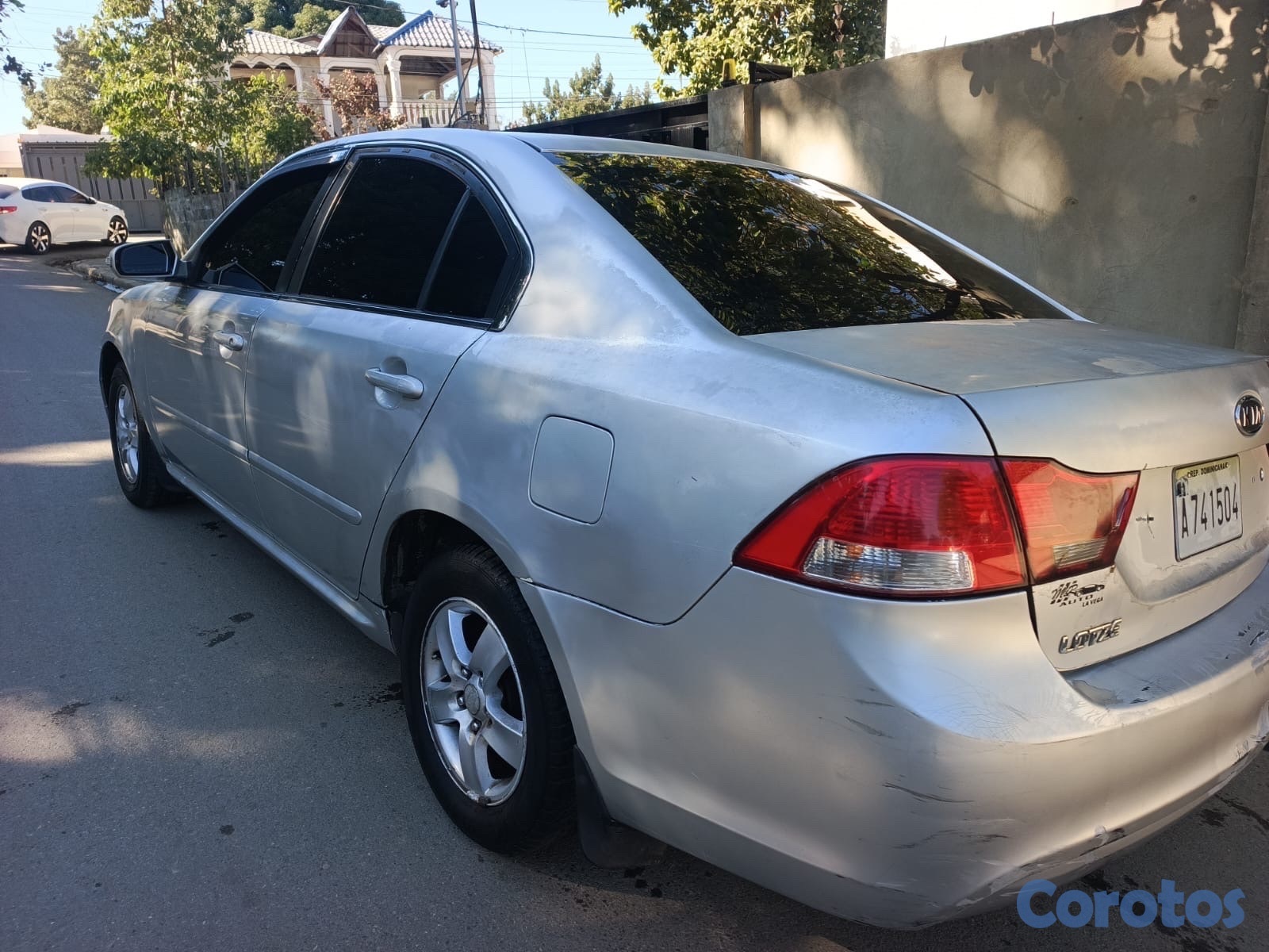 carros - KIA LOTZE  4