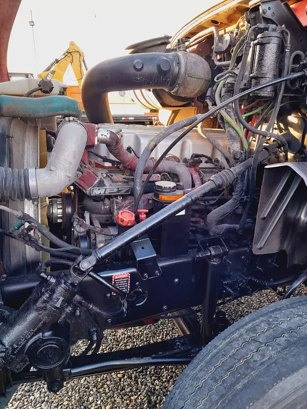 camiones y vehiculos pesados - MACK PINNACLE año 2012 4