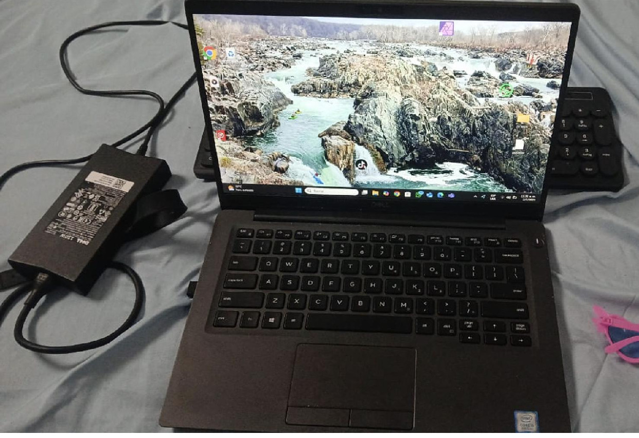 computadoras y laptops - Laptop Dell nueva  1