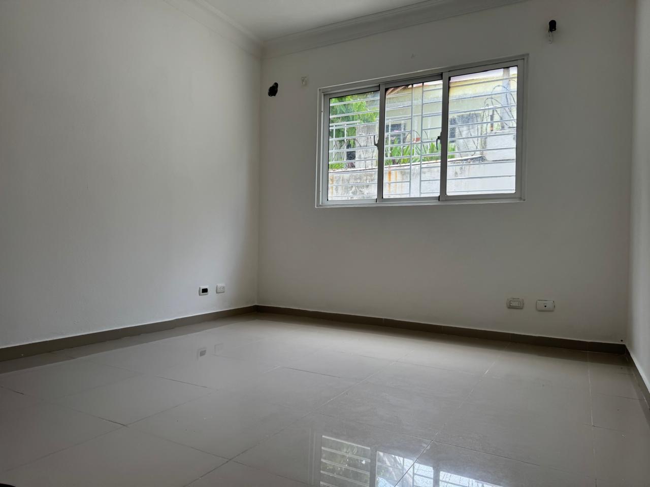 apartamentos - Vendo primer nivel cacique dos hab 2.5 baños dos p 4