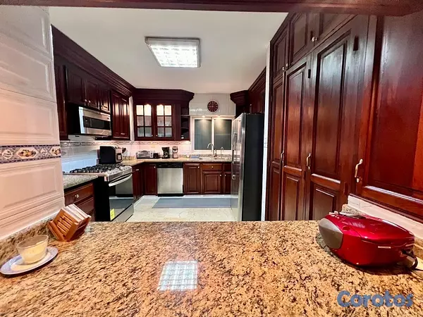 apartamentos - vendo avenida anacaona tres habitaciones con su baño dos parqueos paralelos  11