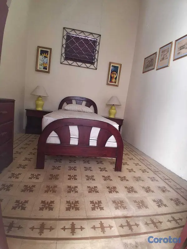 casas -  Zona colonial / ciudad nueva Alquiler US$ 550   8