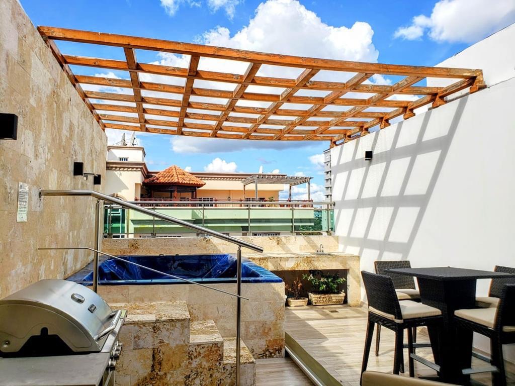 apartamentos - Vendo 2do nivel con terraza en Los Cacicazgos 7