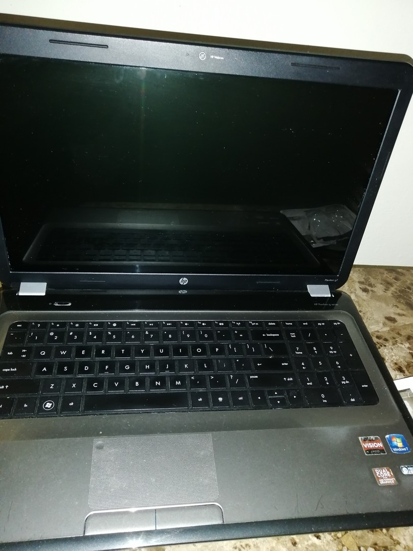computadoras y laptops - Laptop Hp 4gb y 320 dd