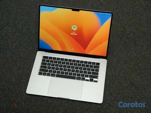 computadoras y laptops - Venta de Apple Macbook Air M2, 256 GB, Usada con accesorios. 1