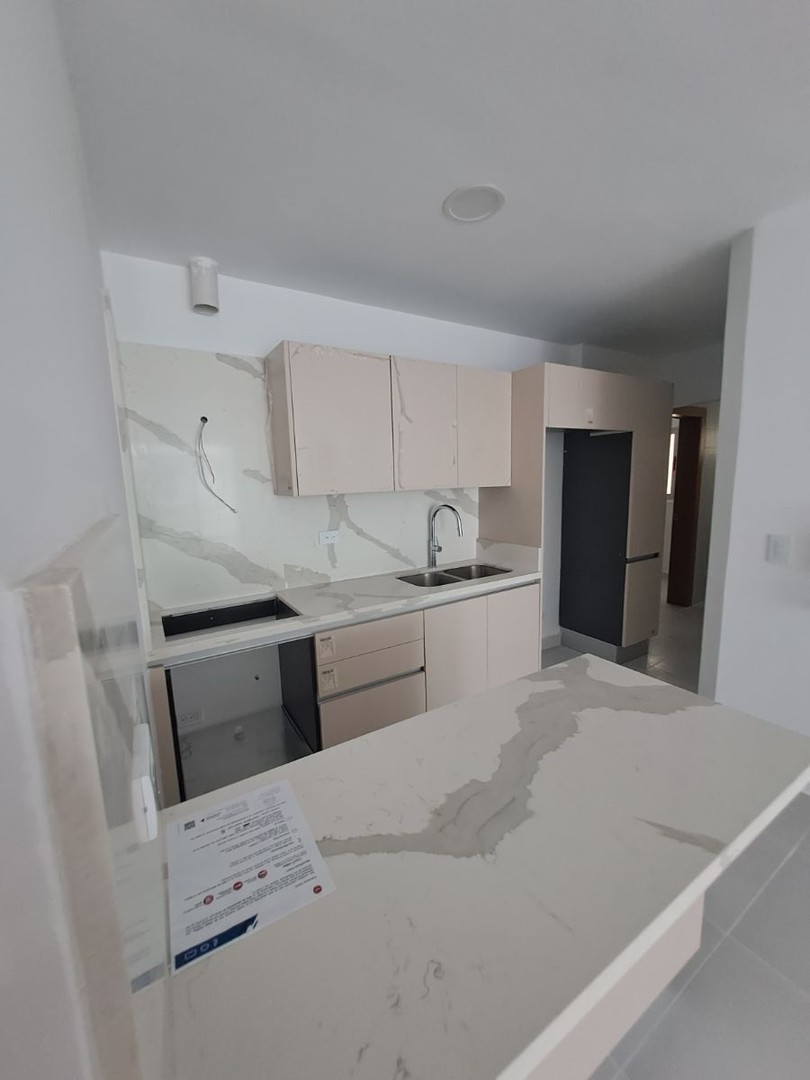 apartamentos - Apartamento Nuevo 2do piso con terraza en  Evaristo  Morales  0