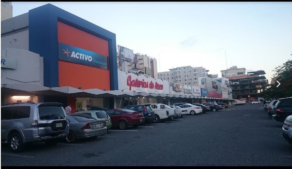 oficinas y locales comerciales - Local en Galerias de naco de 810m2 en Sotano 1