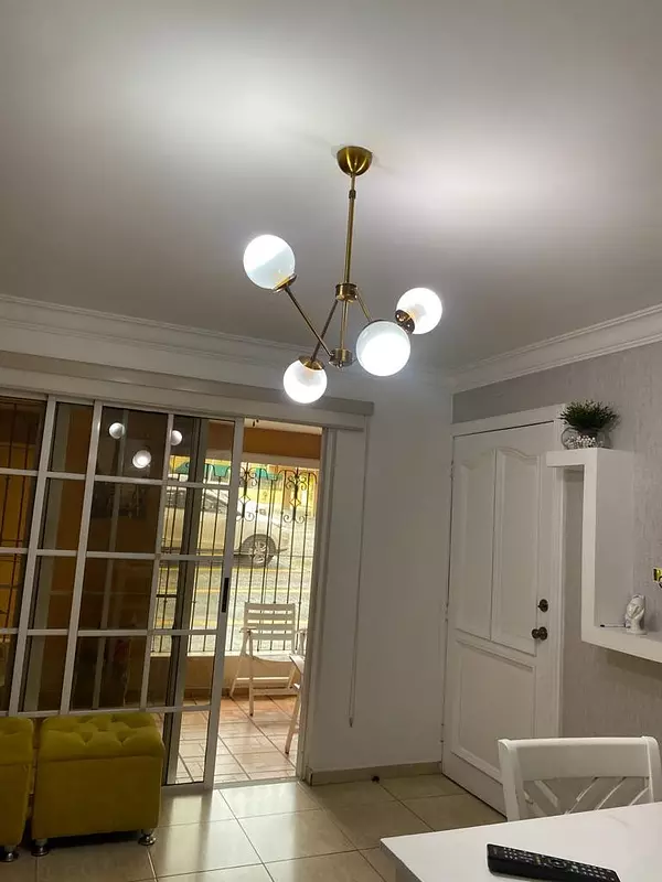apartamentos - Sector Gazcue 
Entre Bolivar y Pasteur.. muy céntrico .
1 Hab 
1 1/2 baño 
1er n 6