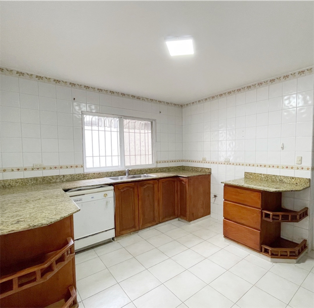 casas - Propiedad comercial en las praderas 3