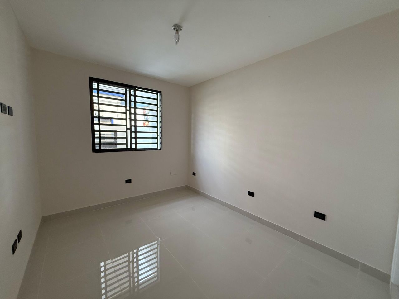 casas - Amplia Casa Familiar en alquiler  4