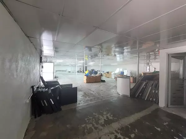 oficinas y locales comerciales - Alquiler de Nave Industrial Km 17 Autop. Duarte  4