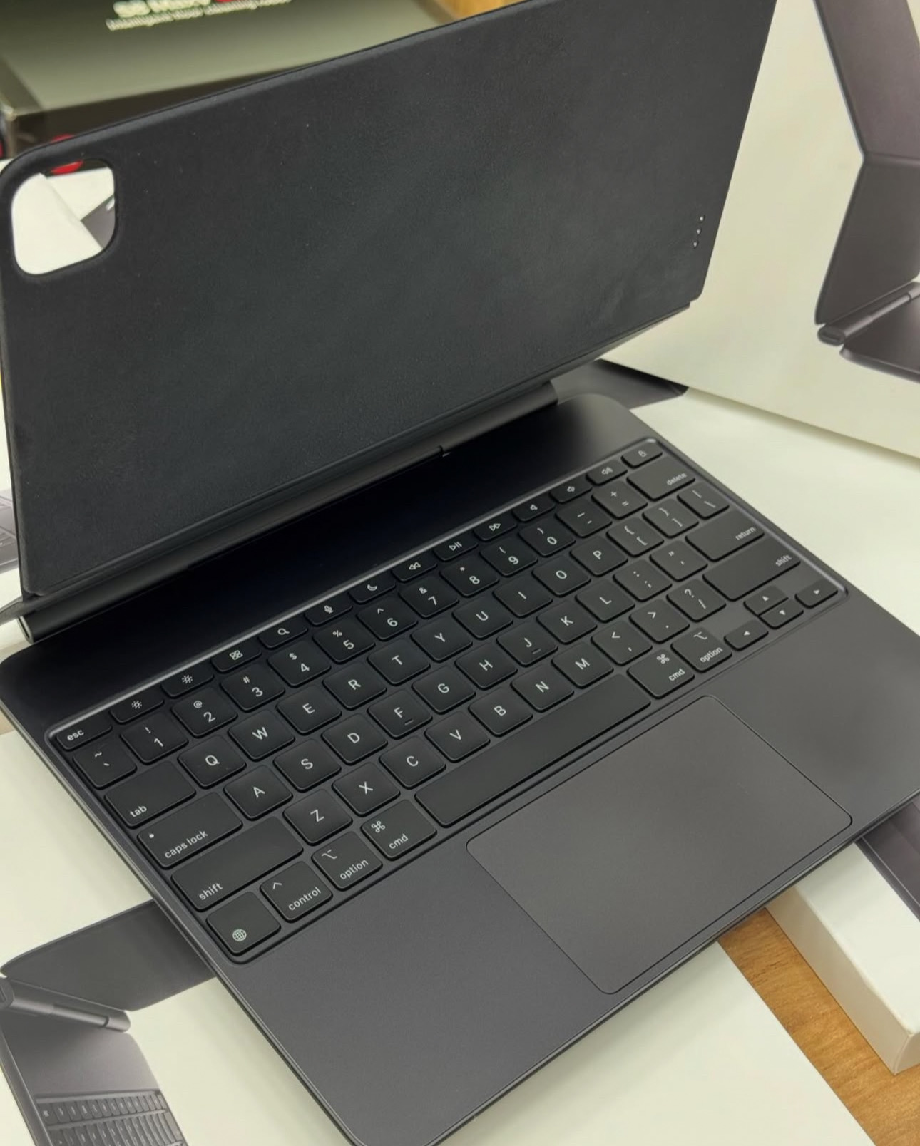 celulares y tabletas - Magic Keyboard Para iPad Pro 13” Chip M4 Nuevos Sellados  3