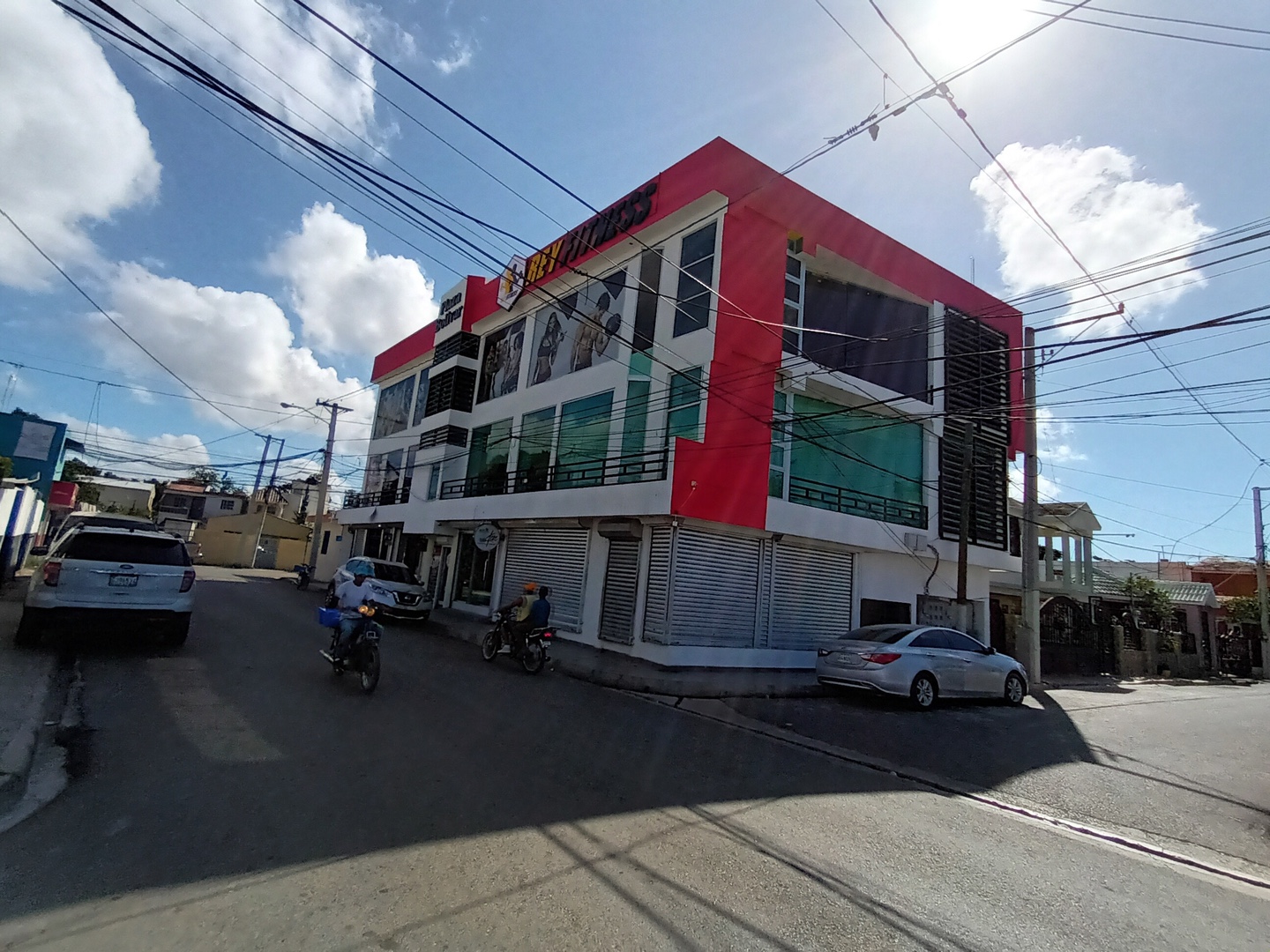 oficinas y locales comerciales - Local comercial en renta segundo nivel plaza Bolívar próximo a la padre las casa