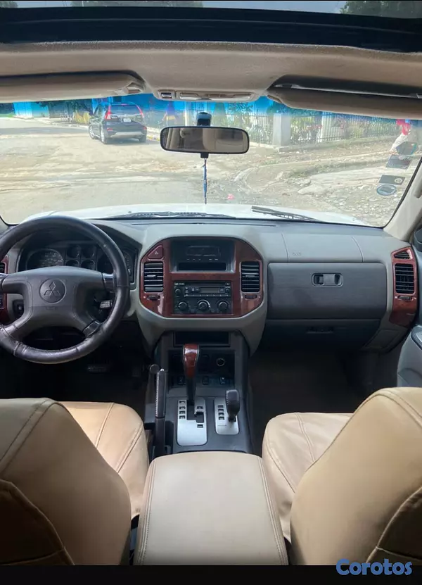 jeepetas y camionetas - Mitsubishi Montero 2003 7