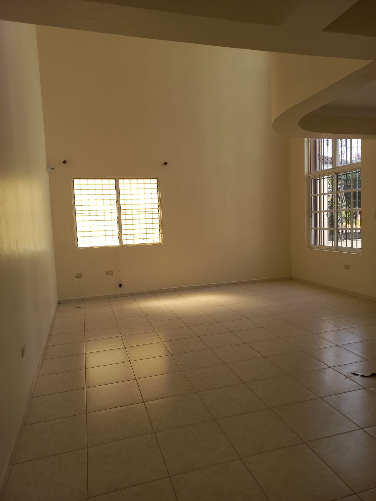 casas - Casa en Residencial Cerrado, Urb. Thomen  5