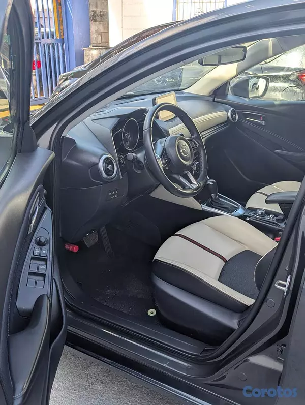 carros - MAZDA 2 TOURING 2020 11