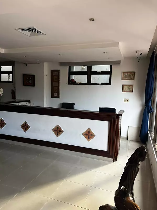 apartamentos - Se vende residéncial completo en Gazcue 
7 edificios
100 apartamentos
Piscina 
 10